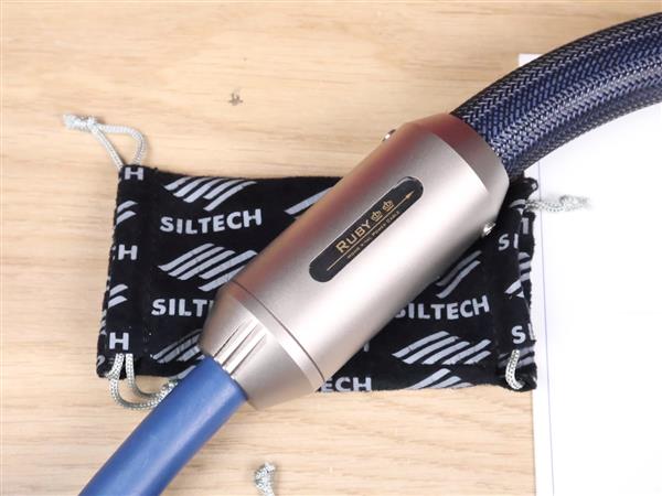 Grote foto siltech ruby double crown g7 royal signature highend audio power cable 1 0 metre audio tv en foto onderdelen en accessoires