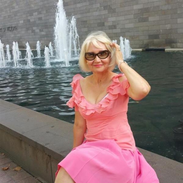 Grote foto goede baan maar nog eenzaam contacten en berichten vrouw zoekt man