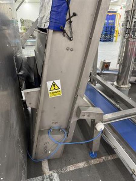 Grote foto newtec 4009 b2 afweegmachine met 1 netverpakkingsmachine elevator en rollenleesband agrarisch tuinbouw