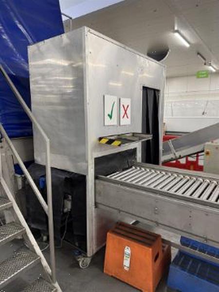 Grote foto newtec 4009 b2 afweegmachine met 1 netverpakkingsmachine elevator en rollenleesband agrarisch tuinbouw