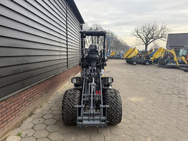 Grote foto giant g1500l x tra minishovel l extra hefvermogen agrarisch shovels