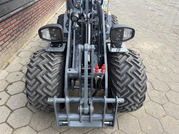 Grote foto giant g1500l x tra minishovel l extra hefvermogen agrarisch shovels