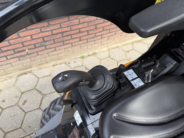 Grote foto giant g1500l x tra minishovel l extra hefvermogen agrarisch shovels