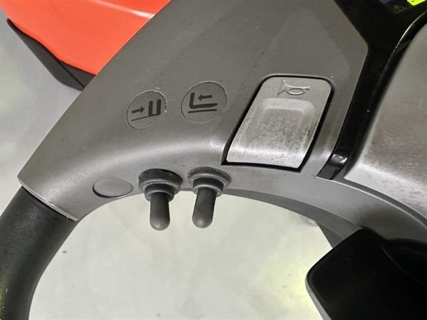 Grote foto swe 120 xr demo reach mast tilting forks s.s. doe het zelf en verbouw hefwerktuigen