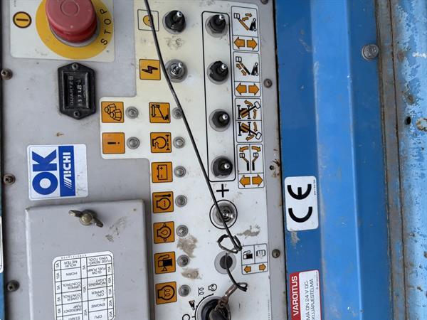 Grote foto hoogwerker telescoophoogwerker aichi sp21aj doe het zelf en verbouw hoogwerkers