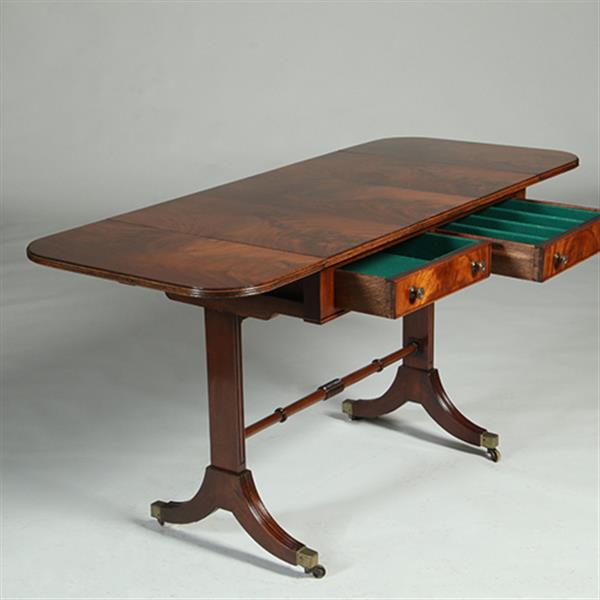 Grote foto mahonie met bloemmahonie sidetable of smalle schrijftafel met 2 laden en op en neerklapbare oren n antiek en kunst stoelen en banken