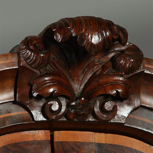 Grote foto dubbelgebogen porcelein kabinet in notenwortel met citroenhout beschilderd interieur ca 1750 no.36 antiek en kunst overige in antiek gebruiksvoorwerpen