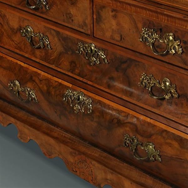 Grote foto dubbelgebogen porcelein kabinet in notenwortel met citroenhout beschilderd interieur ca 1750 no.36 antiek en kunst stoelen en banken