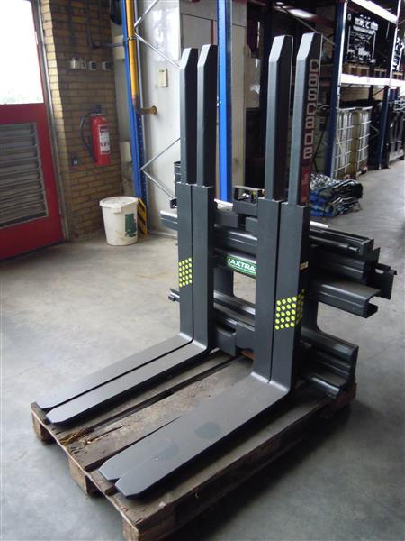 Grote foto cascade vorkenversteller dubbel agrarisch heftrucks