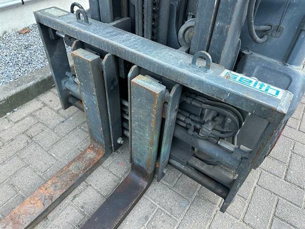 Grote foto vs 22555 lpg triplex heftruck linde h20t agrarisch heftrucks