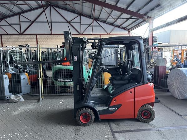 Grote foto vs 22556 lpg triplex heftruck linde h18t agrarisch heftrucks