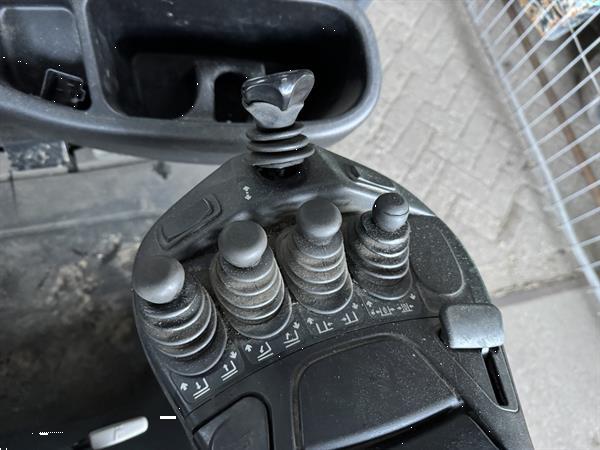 Grote foto vs 22556 lpg triplex heftruck linde h18t agrarisch heftrucks