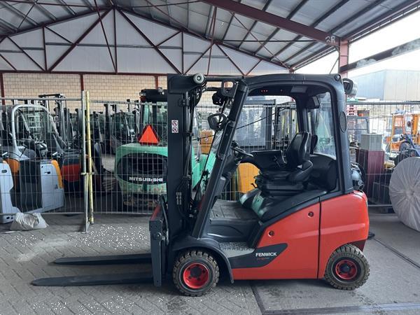 Grote foto vs 22556 lpg triplex heftruck linde h18t agrarisch heftrucks