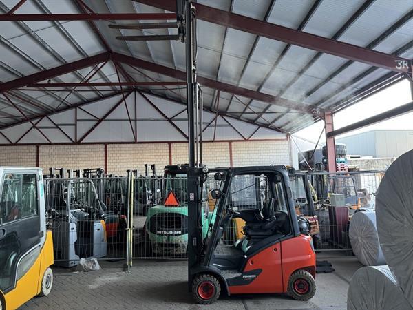 Grote foto vs 22556 lpg triplex heftruck linde h18t agrarisch heftrucks