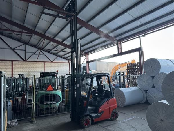 Grote foto vs 22556 lpg triplex heftruck linde h18t agrarisch heftrucks