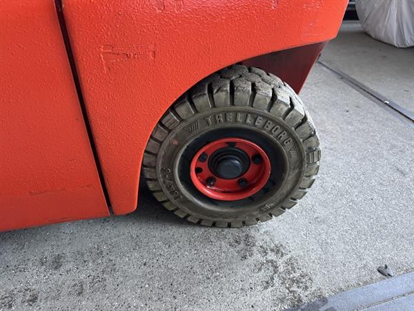 Grote foto vs 22556 lpg triplex heftruck linde h18t agrarisch heftrucks