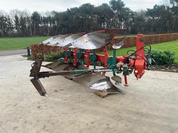 Grote foto kverneland ld85 ploeg 4 schaar agrarisch ploegen