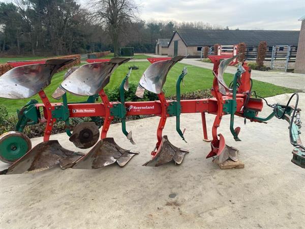 Grote foto kverneland ld85 ploeg 4 schaar agrarisch ploegen