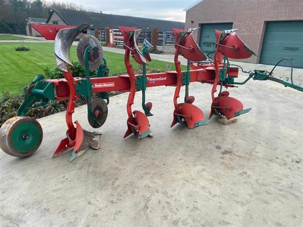 Grote foto kverneland ld85 ploeg 4 schaar agrarisch ploegen