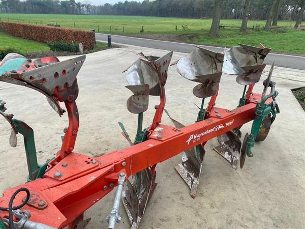 Grote foto kverneland ld85 ploeg 4 schaar agrarisch ploegen