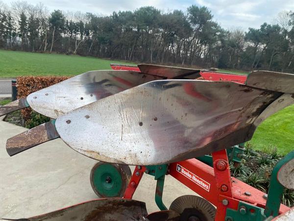 Grote foto kverneland ld85 ploeg 4 schaar agrarisch ploegen