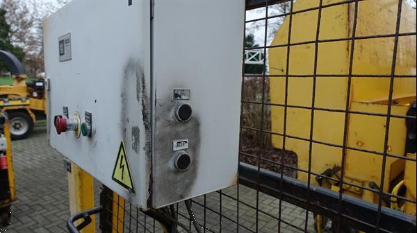 Grote foto stansz hef kantelsysteem voor containers kisten doe het zelf en verbouw hefwerktuigen