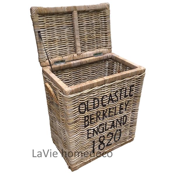 Grote foto grote hoge kist dekenkist old castle huis en inrichting kisten