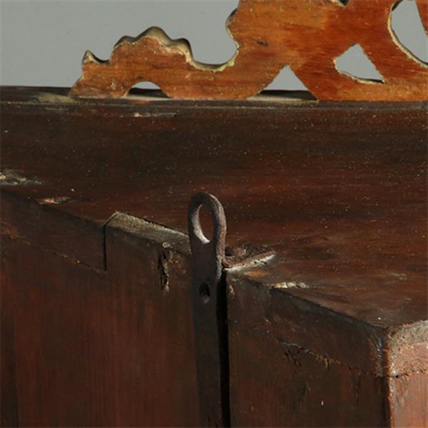 Grote foto smalle hoge louis seize hoekkast in salie en residagroen ca 1800 no.361805 antiek en kunst stoelen en banken