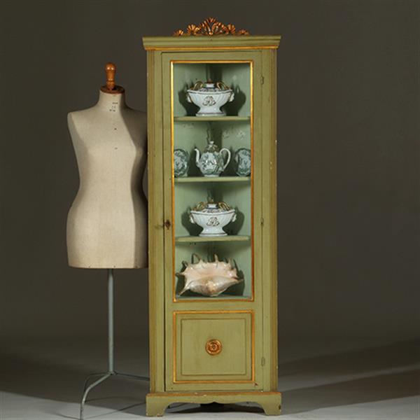 Grote foto smalle hoge louis seize hoekkast in salie en residagroen ca 1800 no.361805 antiek en kunst stoelen en banken