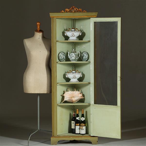 Grote foto smalle hoge louis seize hoekkast in salie en residagroen ca 1800 no.361805 antiek en kunst stoelen en banken