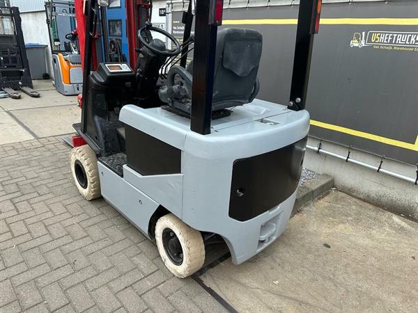 Grote foto vs 22604 elektrische triplex heftruck nissan agrarisch heftrucks