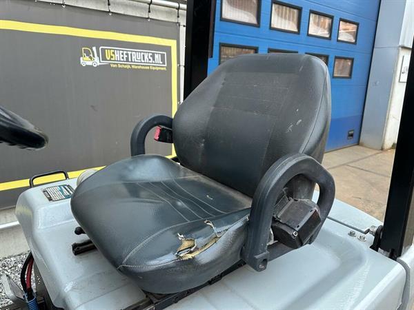 Grote foto vs 22604 elektrische triplex heftruck nissan agrarisch heftrucks