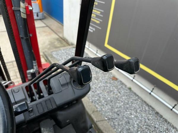 Grote foto vs 22604 elektrische triplex heftruck nissan agrarisch heftrucks