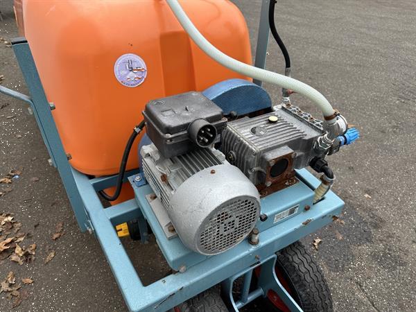 Grote foto empas georgia 37 55 1000e spuitwagen met elektrische haspel agrarisch onkruidbestrijding