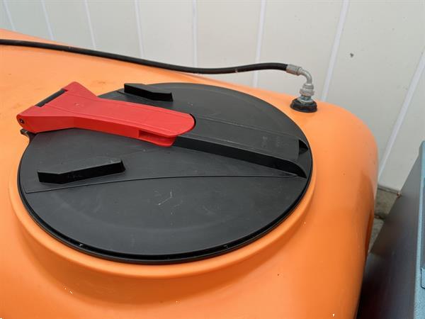 Grote foto empas georgia 37 55 1000e spuitwagen met elektrische haspel agrarisch onkruidbestrijding