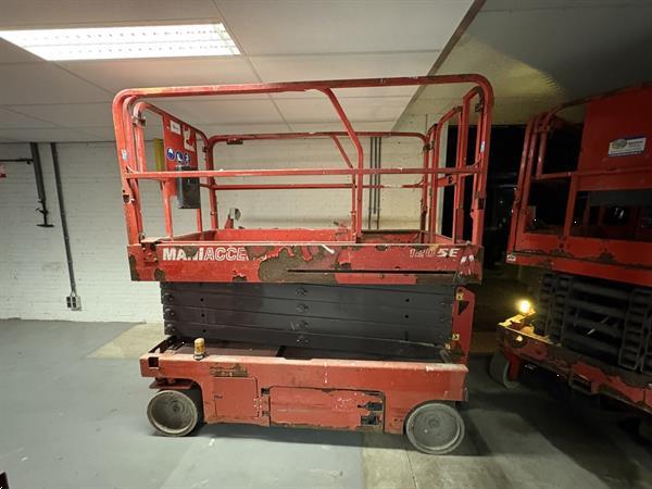 Grote foto schaarlift hoogwerker doe het zelf en verbouw hoogwerkers