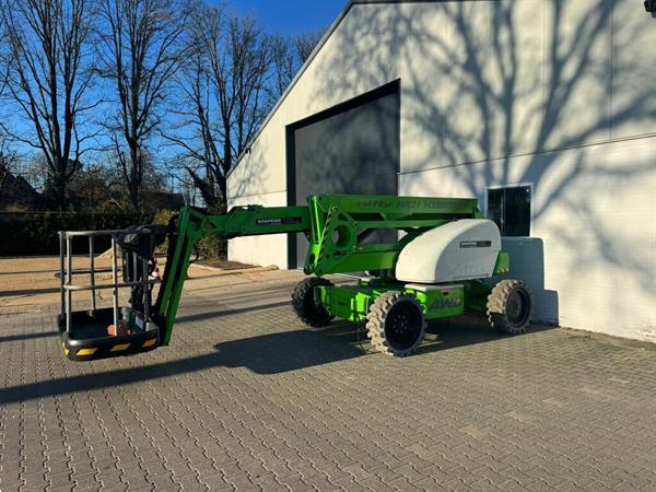 Grote foto niftylift ruw terrein hoogwerker hybride doe het zelf en verbouw hoogwerkers