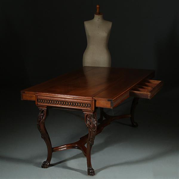 Grote foto amerikaanse bibliotheektafel met onzichtbaar vergrotingsmechaniek ook als eetkamertafel te gebruiken antiek en kunst stoelen en banken