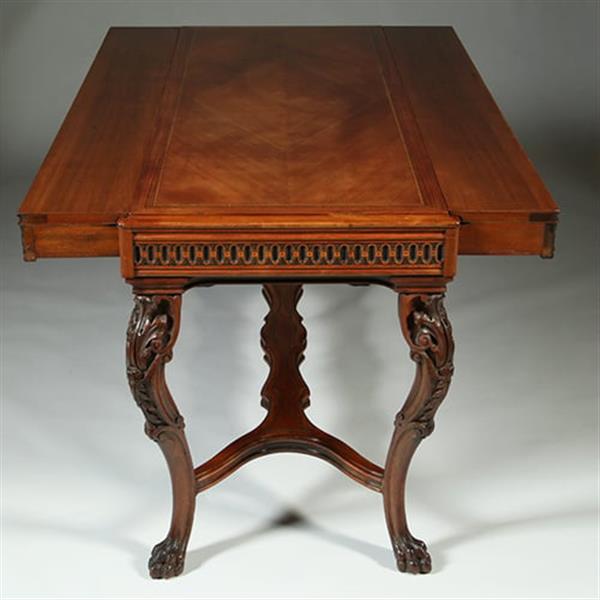 Grote foto amerikaanse bibliotheektafel met onzichtbaar vergrotingsmechaniek ook als eetkamertafel te gebruiken antiek en kunst stoelen en banken