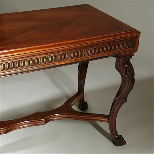 Grote foto amerikaanse bibliotheektafel met onzichtbaar vergrotingsmechaniek ook als eetkamertafel te gebruiken antiek en kunst stoelen en banken