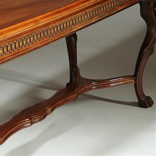 Grote foto amerikaanse bibliotheektafel met onzichtbaar vergrotingsmechaniek ook als eetkamertafel te gebruiken antiek en kunst stoelen en banken