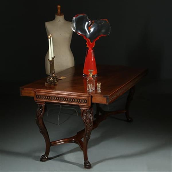 Grote foto amerikaanse bibliotheektafel met onzichtbaar vergrotingsmechaniek ook als eetkamertafel te gebruiken antiek en kunst stoelen en banken