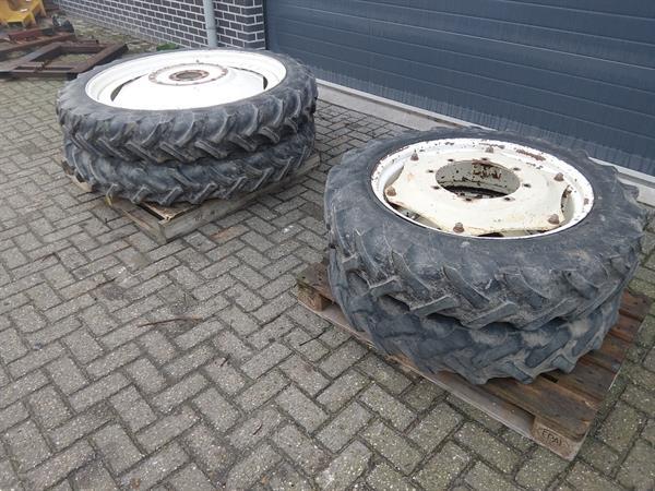 Grote foto cultuurwielen 230 95 r28 230 95 r44 fiat new holland tl t5000 agrarisch wielen