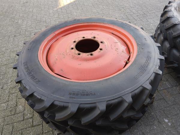 Grote foto fendt cultuurwielen 270 95 r48 en 270 95 r32 nieuwe banden agrarisch wielen