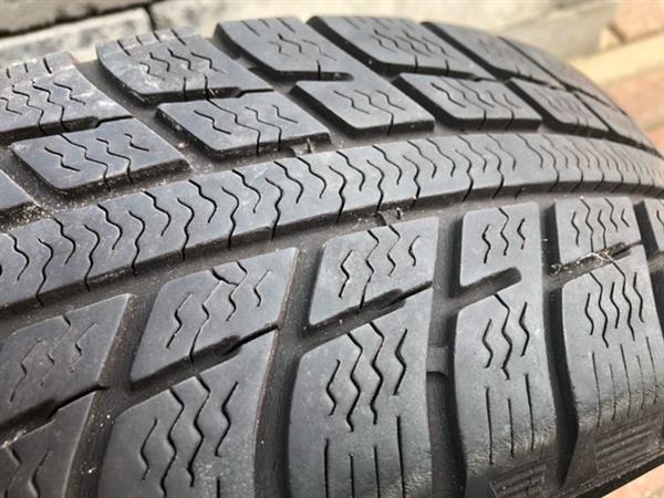 Grote foto 2x winterbanden op velg auto onderdelen banden en velgen