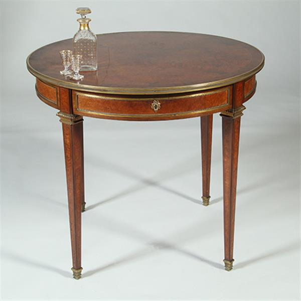 Grote foto amboina bouillotte tafel gesig. escalier de christal paris met twee laden verguld brons no.361895 antiek en kunst stoelen en banken