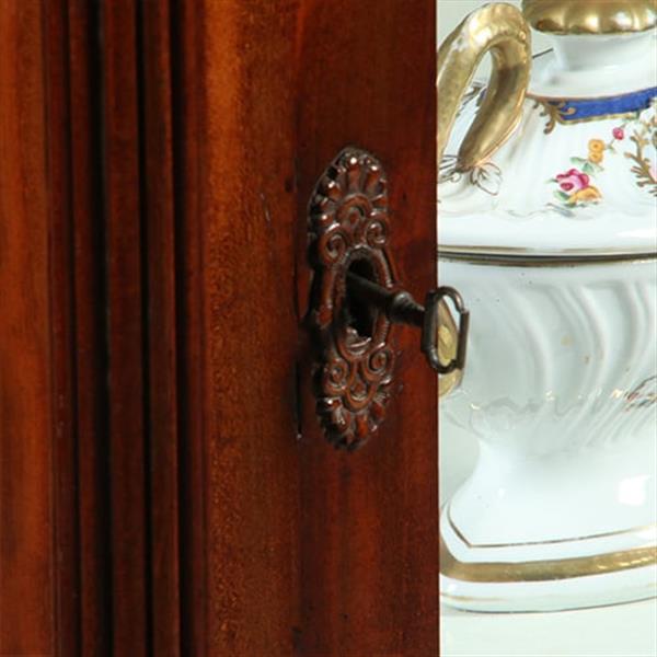 Grote foto hollandse biedermeier vitrinekast met lade en beschilderd interieur no.361810 antiek en kunst overige in antiek gebruiksvoorwerpen