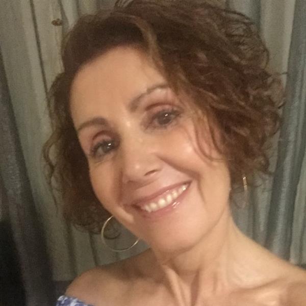 Grote foto al wat ouder maar op zoek naar een romance contacten en berichten vrouw zoekt man