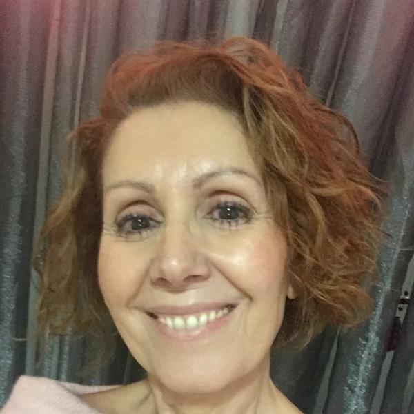 Grote foto al wat ouder maar op zoek naar een romance contacten en berichten vrouw zoekt man