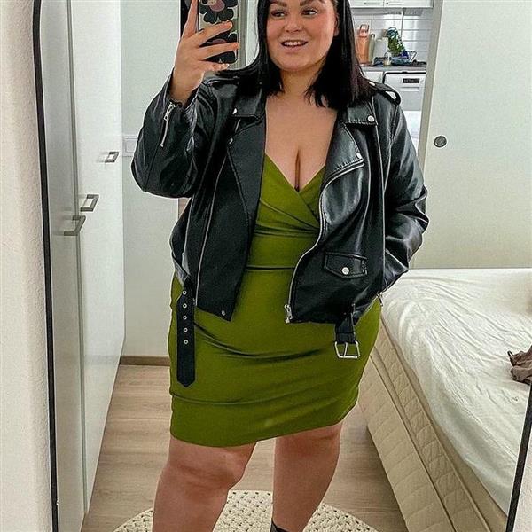 Grote foto zelfverzekerde vrouw zoekt echte klik contacten en berichten vrouw zoekt man